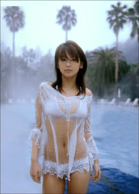 sukesuke-wet-see-through-transparent-clothing-idol-007
