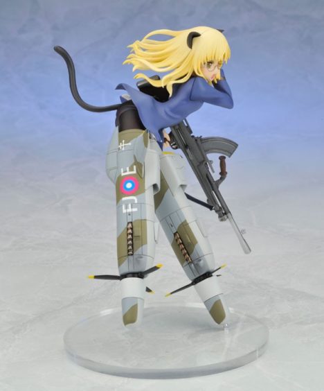strike-witches-perrine-h-clostermann-megane-rapier-figure-by-amiami-003