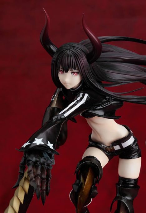 black-rock-shooter-black-gold-saw-sword-figure-by-good-smile-company-005