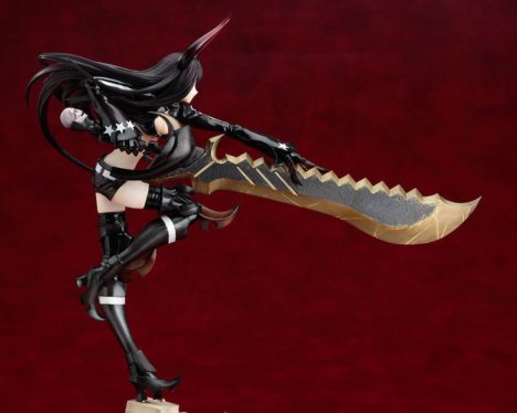 black-rock-shooter-black-gold-saw-sword-figure-by-good-smile-company-006