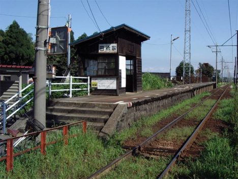 shabby-railway-stations-of-japan-075