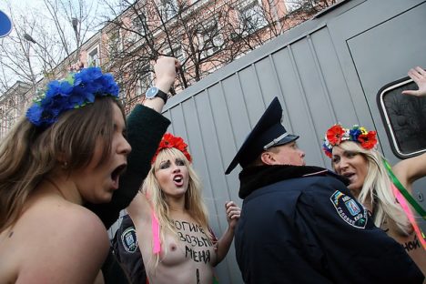 femen-protest-gallery-039