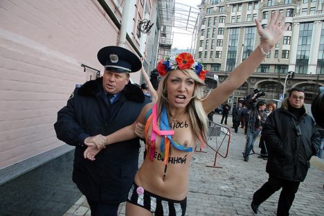 femen-protest-gallery-043