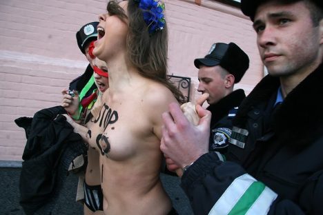 femen-protest-gallery-044