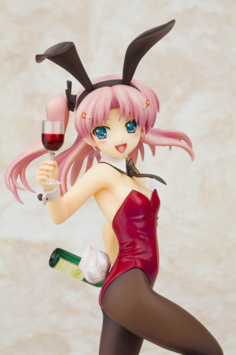 to-heart-2-maryan-bunnysuit-wine-figure-by-kotobukiya-008