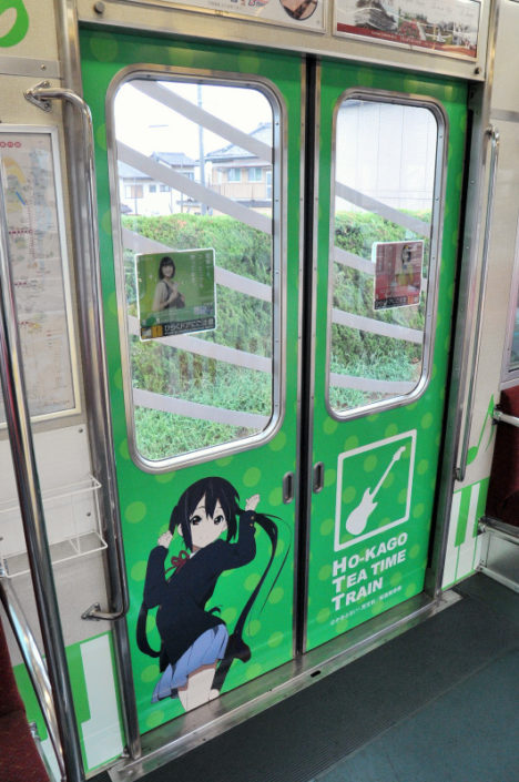 k-on-hokago-tea-time-train-018