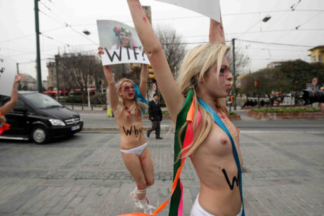 femen-guro-nude-protest-in-paris-and-istanbul-030