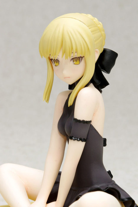 fate-hollow-ataraxia-saber-alter-beach-queens-figure-by-wave-corporation-005