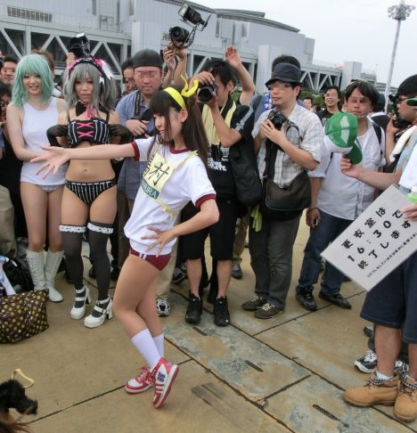 comiket-82-day-2-cosplay-2-036
