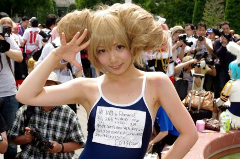 scorching-comiket-82-day-1-cosplay-022