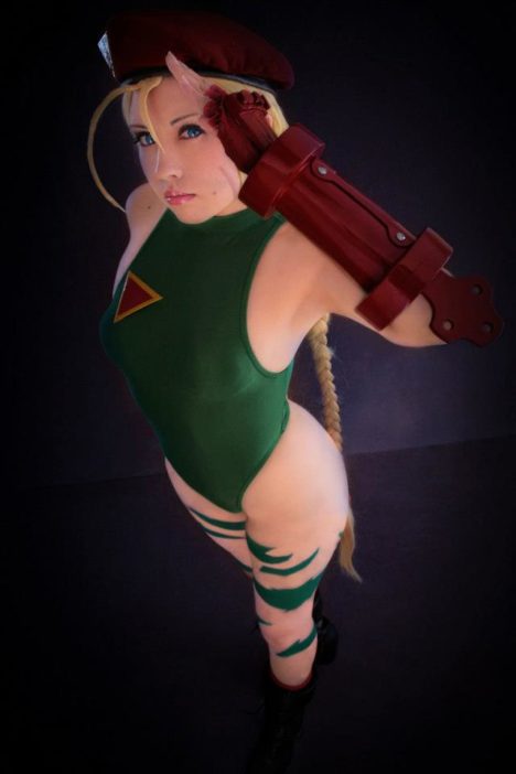 street-fighter-cammy-white-cosplay-by-umi-001