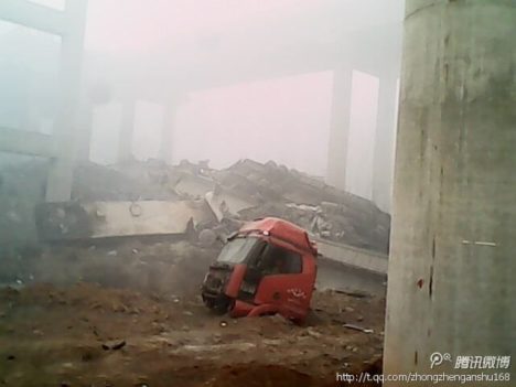 henan-highway-collapsed-by-exploding-truck-003
