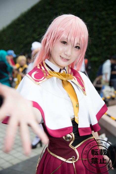 comiket-86-cosplay-shows-no-sign-of-cooling-25