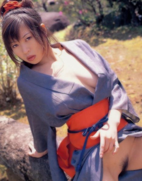 Sexy-kimono-idol-42