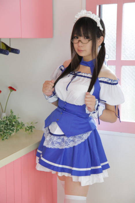 nama-choco-sexy-waitress-cosplay-020