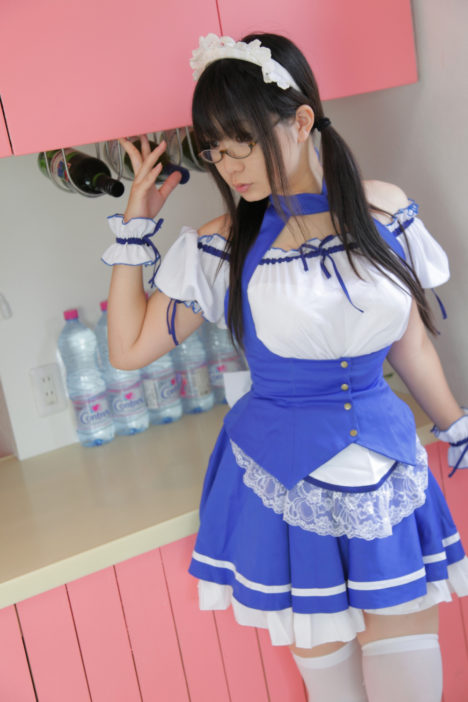 nama-choco-sexy-waitress-cosplay-028