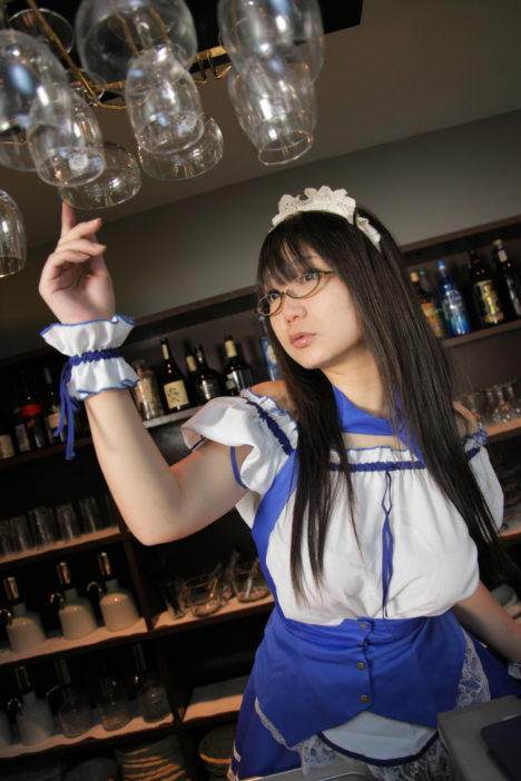nama-choco-sexy-waitress-cosplay-051