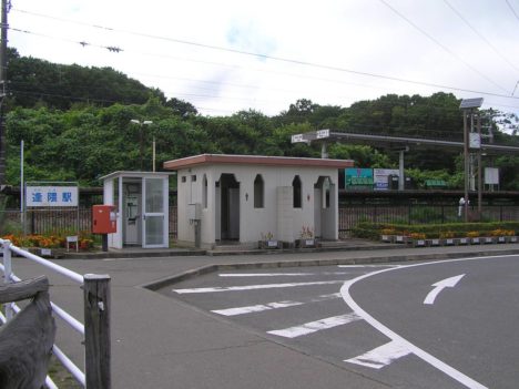 shabby-railway-stations-of-japan-009