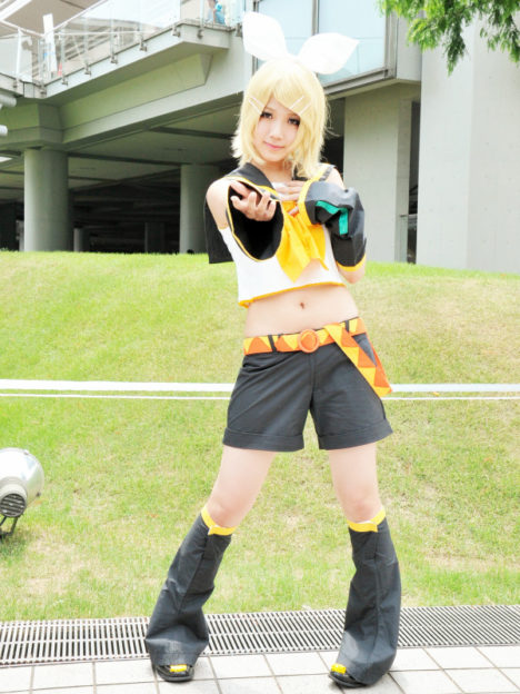 comiket-80-day-1-hot-cosplay-043