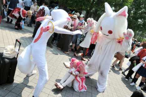 comiket-80-day-1-hot-cosplay-092