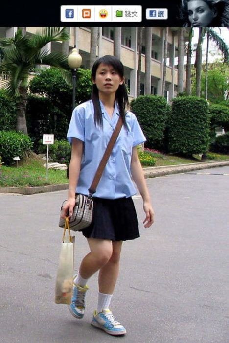 cute-taiwanese-schoolgirls-026