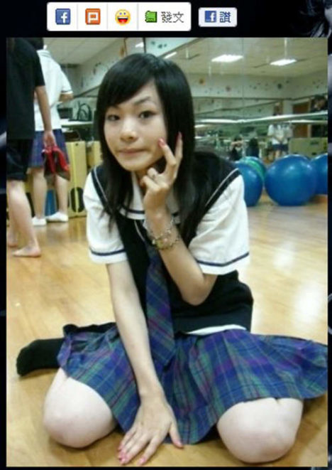 cute-taiwanese-schoolgirls-045