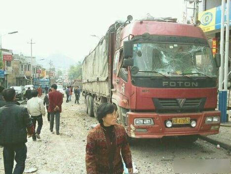 exploding-chinese-trucks-011