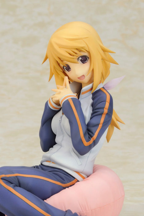 infinite-stratos-charlotte-dunois-jersey-figure-by-alter-001