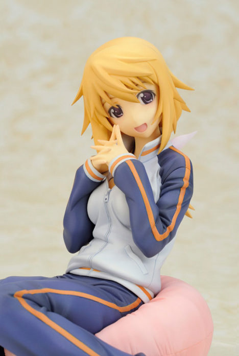 infinite-stratos-charlotte-dunois-jersey-figure-by-alter-007