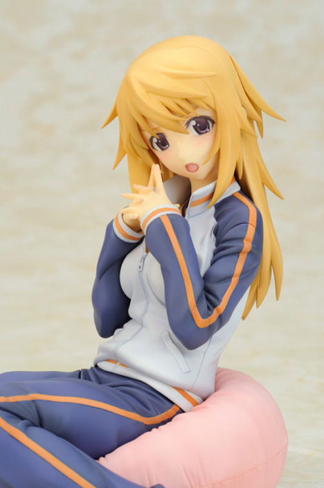 infinite-stratos-charlotte-dunois-jersey-figure-by-alter-011