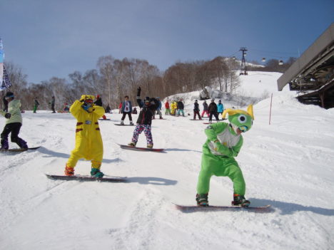 tsugaike-otaku-itaboarding-skiing-action-007