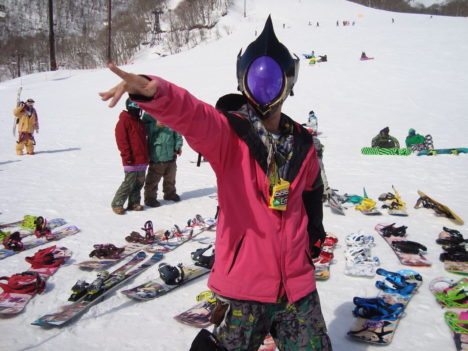 tsugaike-otaku-itaboarding-skiing-action-011