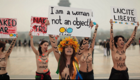 femen-guro-nude-protest-in-paris-and-istanbul-004