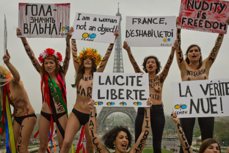 femen-guro-nude-protest-in-paris-and-istanbul-006