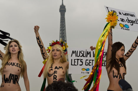 femen-guro-nude-protest-in-paris-and-istanbul-010
