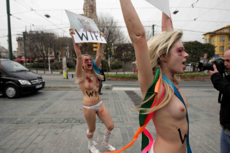femen-guro-nude-protest-in-paris-and-istanbul-031