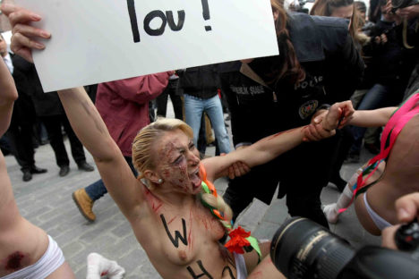 femen-guro-nude-protest-in-paris-and-istanbul-034