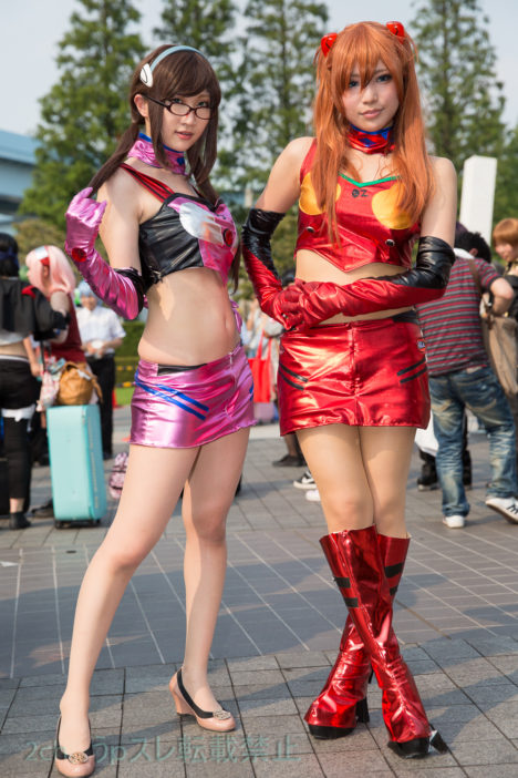 c84-day-1-cosplay-very-hot-indeed-14
