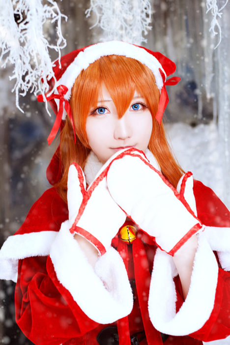 Asuka-Christmas-Cosplay-3