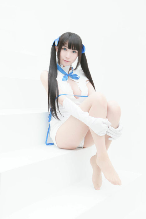 Hestia-Cosplay-by-LeChat-2