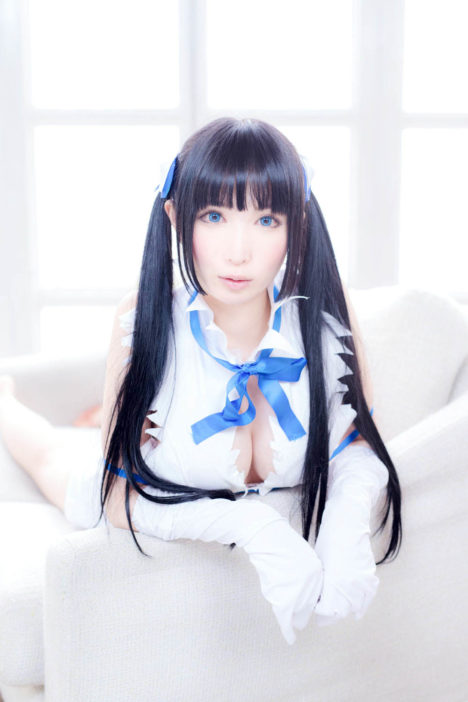 Hestia-Cosplay-by-LeChat-50