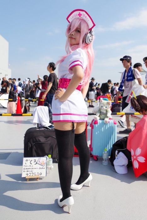 Comiket90-Cosplay-Day1-3-5