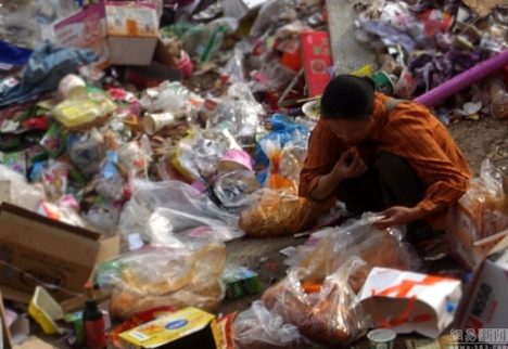 Dump-Expired-Food-China-Resold-Eaten-2