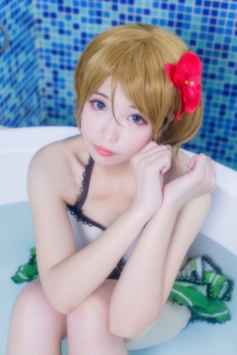KoizumiHanayo-Bikini-Bathing-Cosplay-4