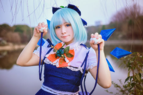 Cute-Outdoors-Cirno-Cosplay-8