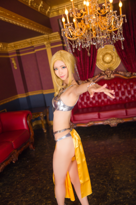 Scantily-Clad-Bianca-Cosplay-by-Mike-30