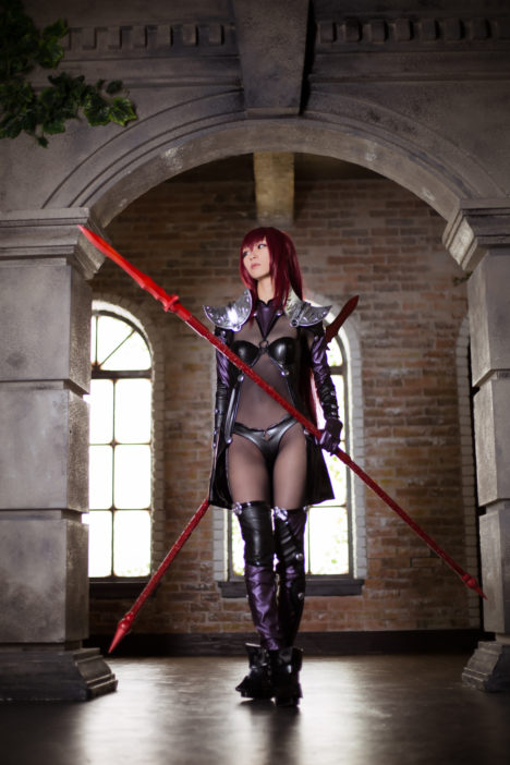 Slim-Supple-Sexy-Scathach-Cosplay-52