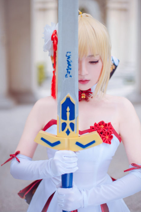 Valiant-Armed-Saber-Cosplay-3