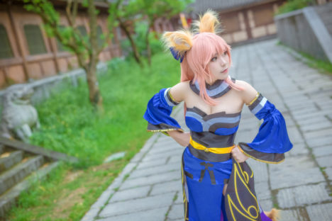 FateExtra-Outdoors-Busty-Caster-Cosplay-12