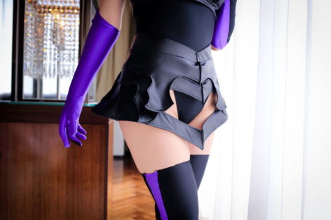 Sultry-Shielder-EroCosplay-Busts-Out-3